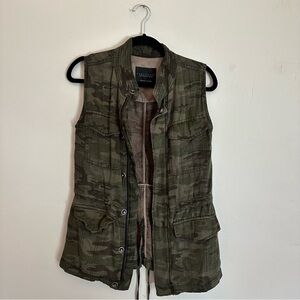 Sanctuary “The Safari Jacket” Camo Sleeveless Utility Vest XS with Pockets